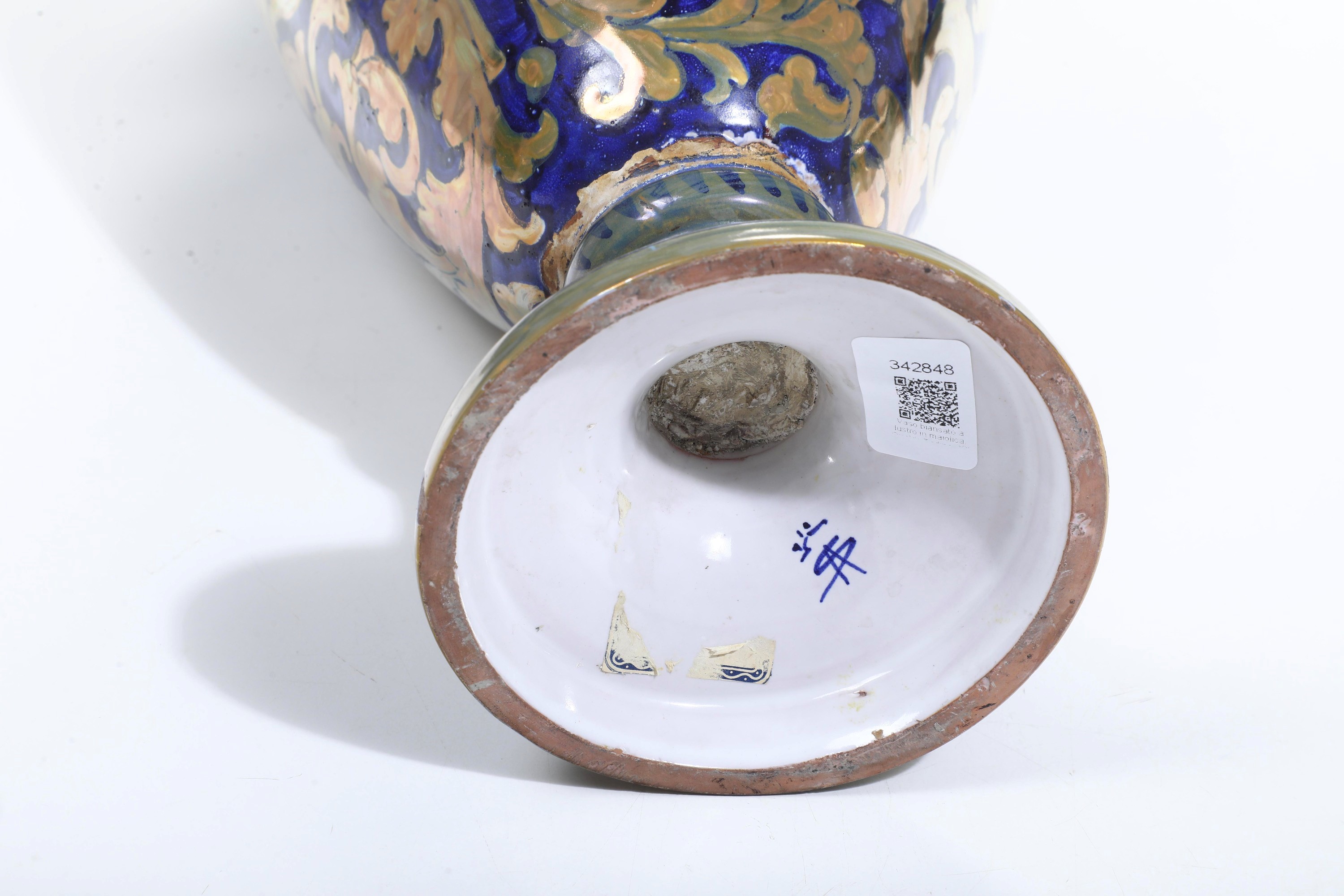 Vaso biansato. Gualdo Tadino, XX secolo.