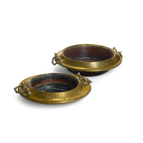 Coppia di vasche con manici in ottone