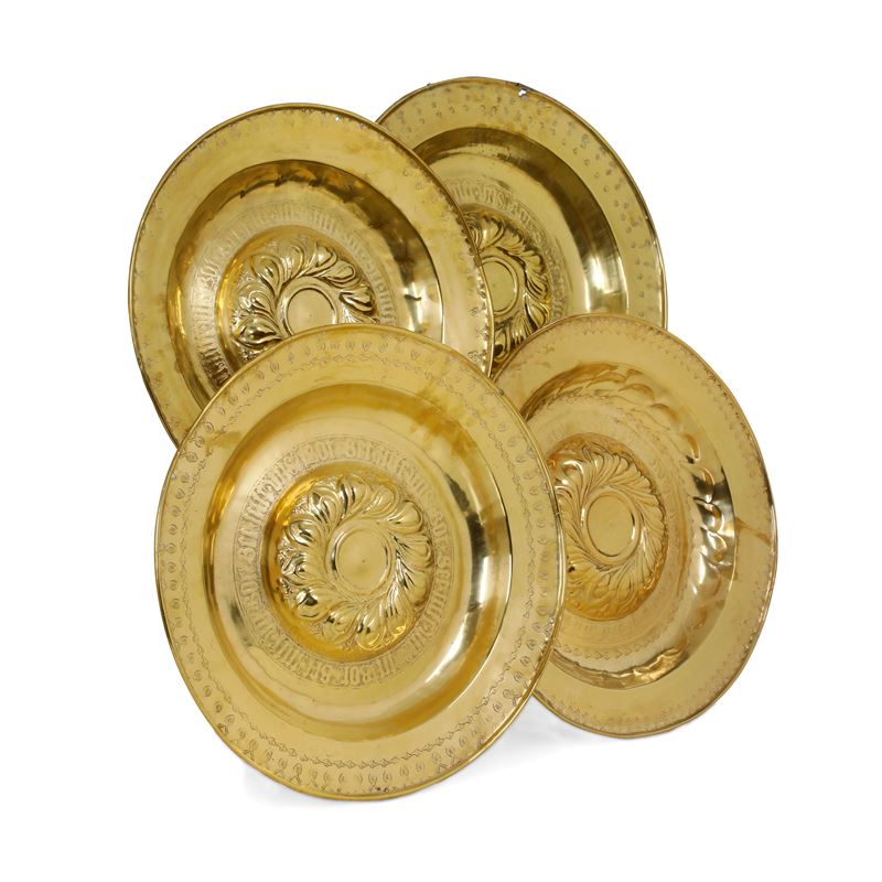 Quattro piatti elemosinieri. Arte del XVI-XVII secolo  - Asta Dimore Italiane - Cambi Casa d'Aste