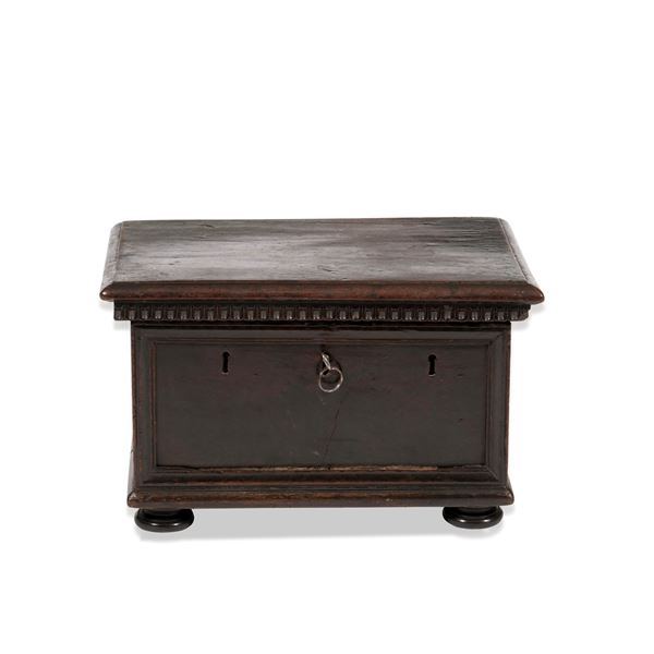 Piccolo baule in noce