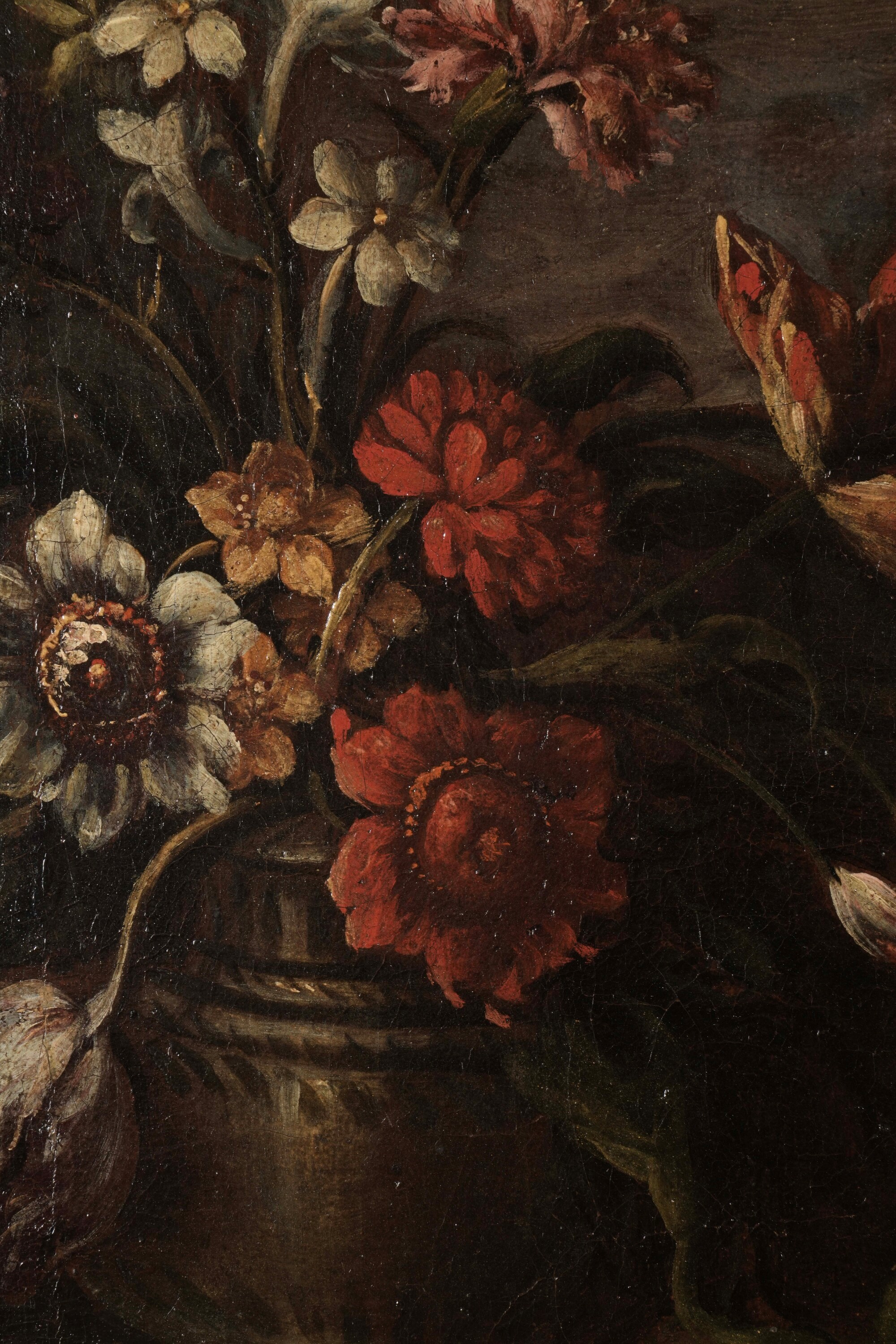 Scuola del XVIII secolo, Natura morta con trionfo di fiori e frutti, olio su tela