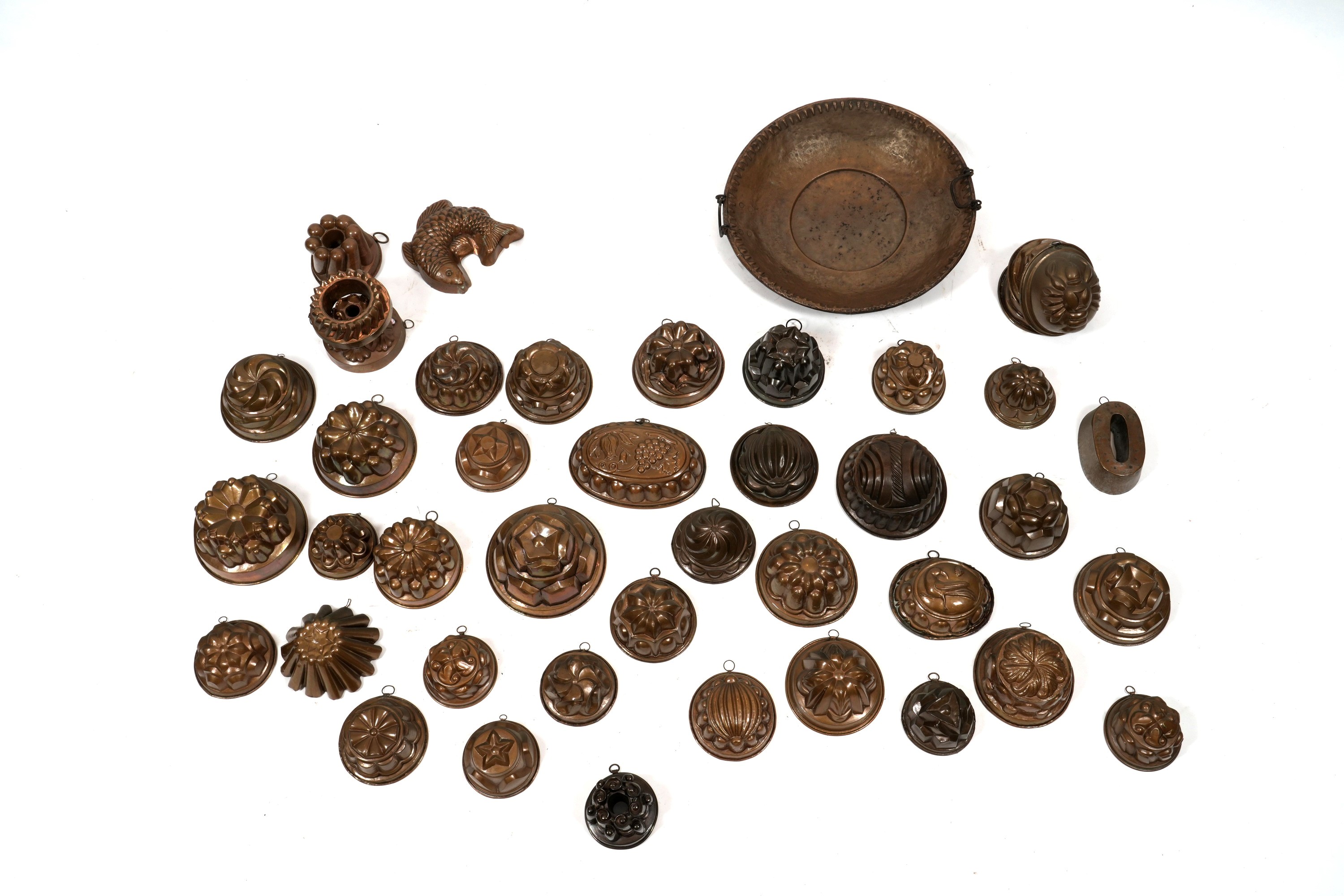 Collezione di Numerosi Oggetti in Rame
