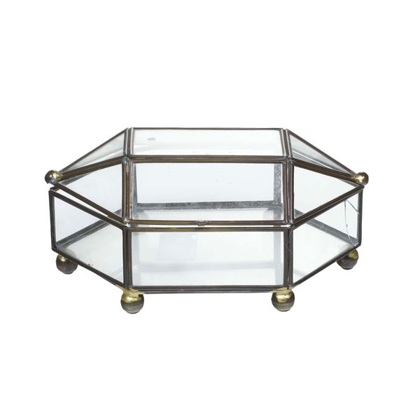 Scatolina esagonale. XIX secolo