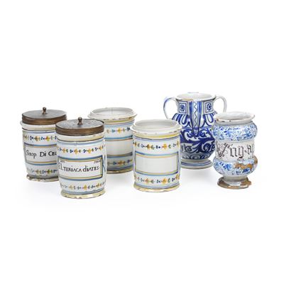 Set di vasi apotecari in maiolica, XIX–XX secolo