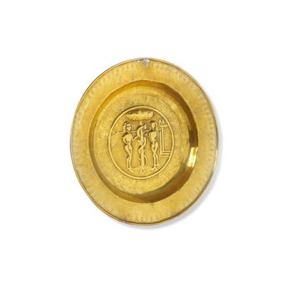 Arte del XVI-XVII secolo, Piatto elemosiniere in ottone sbalzato