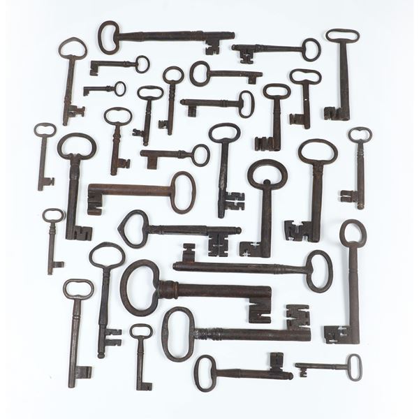 Collezione di alcune decine di chiavi antiche