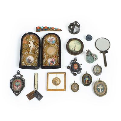 Collezione di Sei Reliquiari e Altri Oggetti