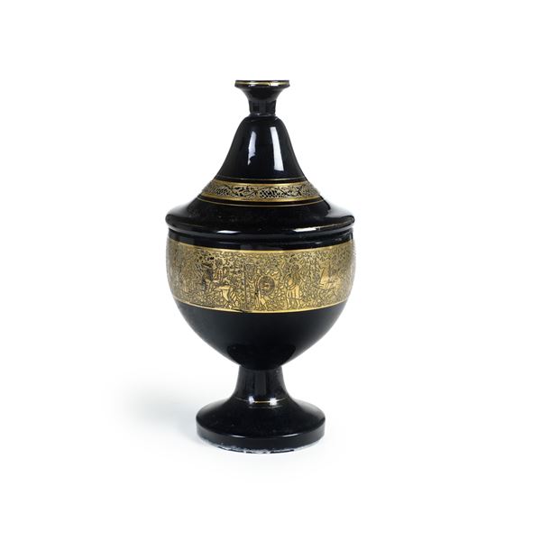 Vaso con coperchio.<BR>Boemia, XX secolo.