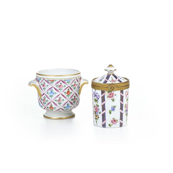 Cachepot e vaso con coperchio, XX secolo. 