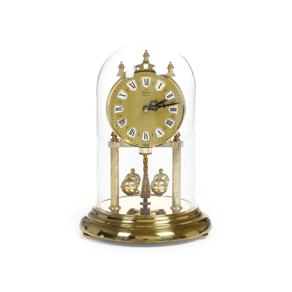 Hermle Quartz, orologio entro campana