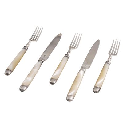 Set di Posate da Dessert in Argento e Madreperla, Londra 1828 e 1846