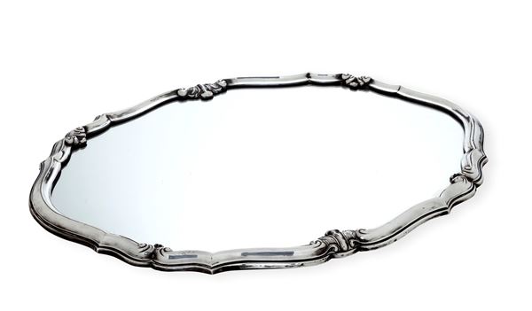 Présentoir a specchio con cornice modanata. Argenteria italiana, marchi in uso dal 1935 al 1945. Argentiere Castaudi e Gauterio, Vercelli