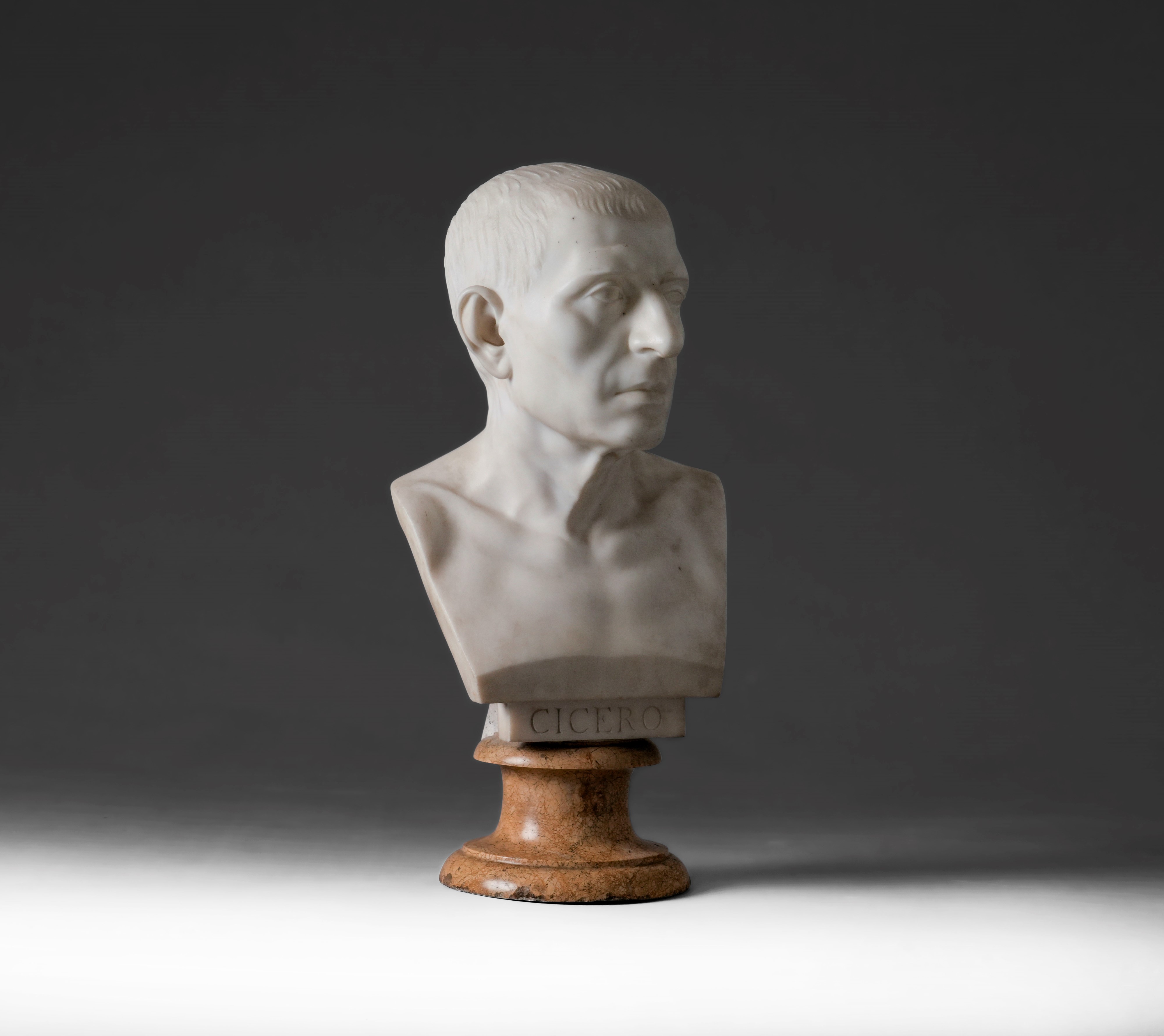 Marco Tullio Cicerone, Scultura in marmo bianco e marmo rosso di Verona, XIX secolo