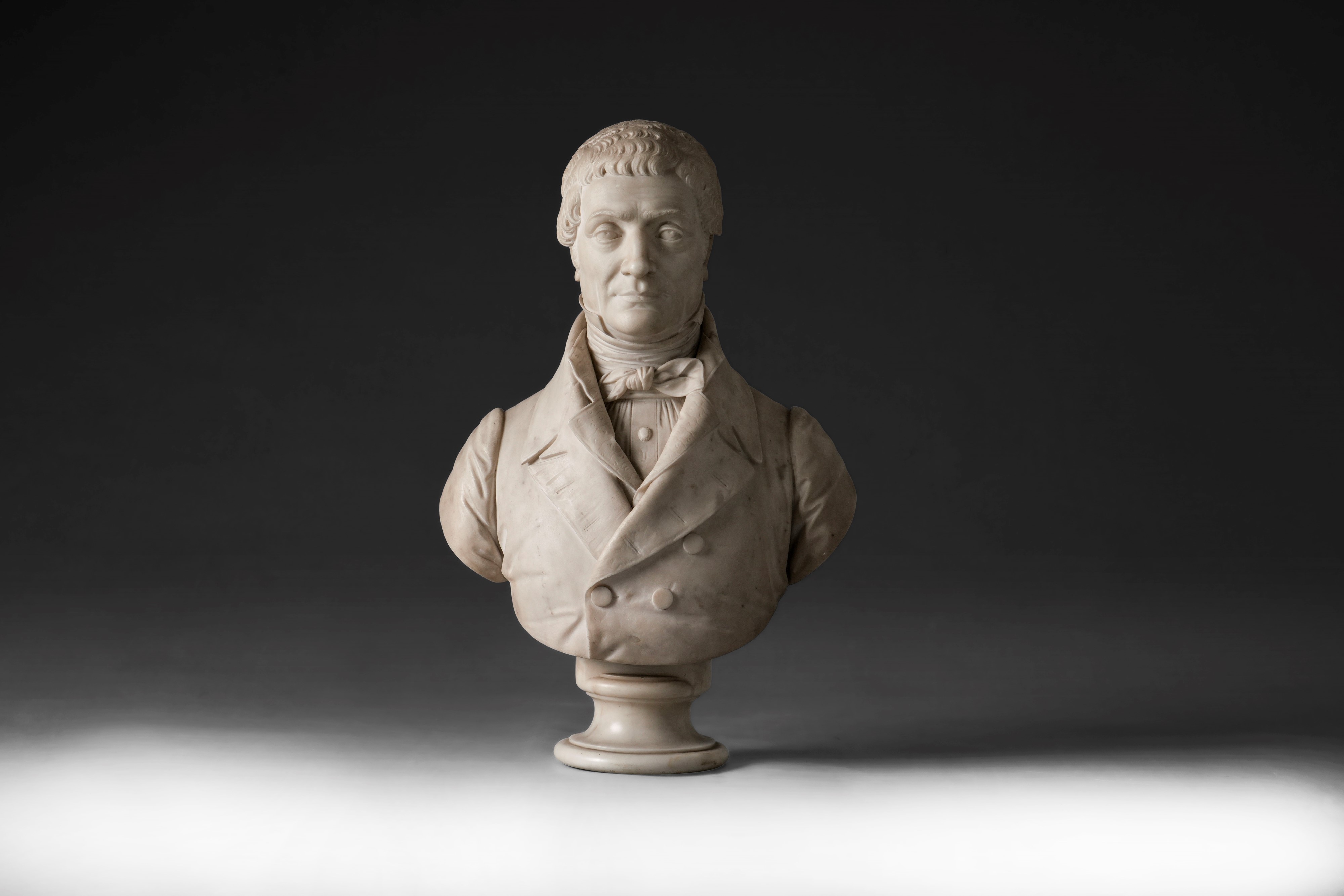 Pompeo Marchesi, Gentiluomo in redingote, marmo bianco