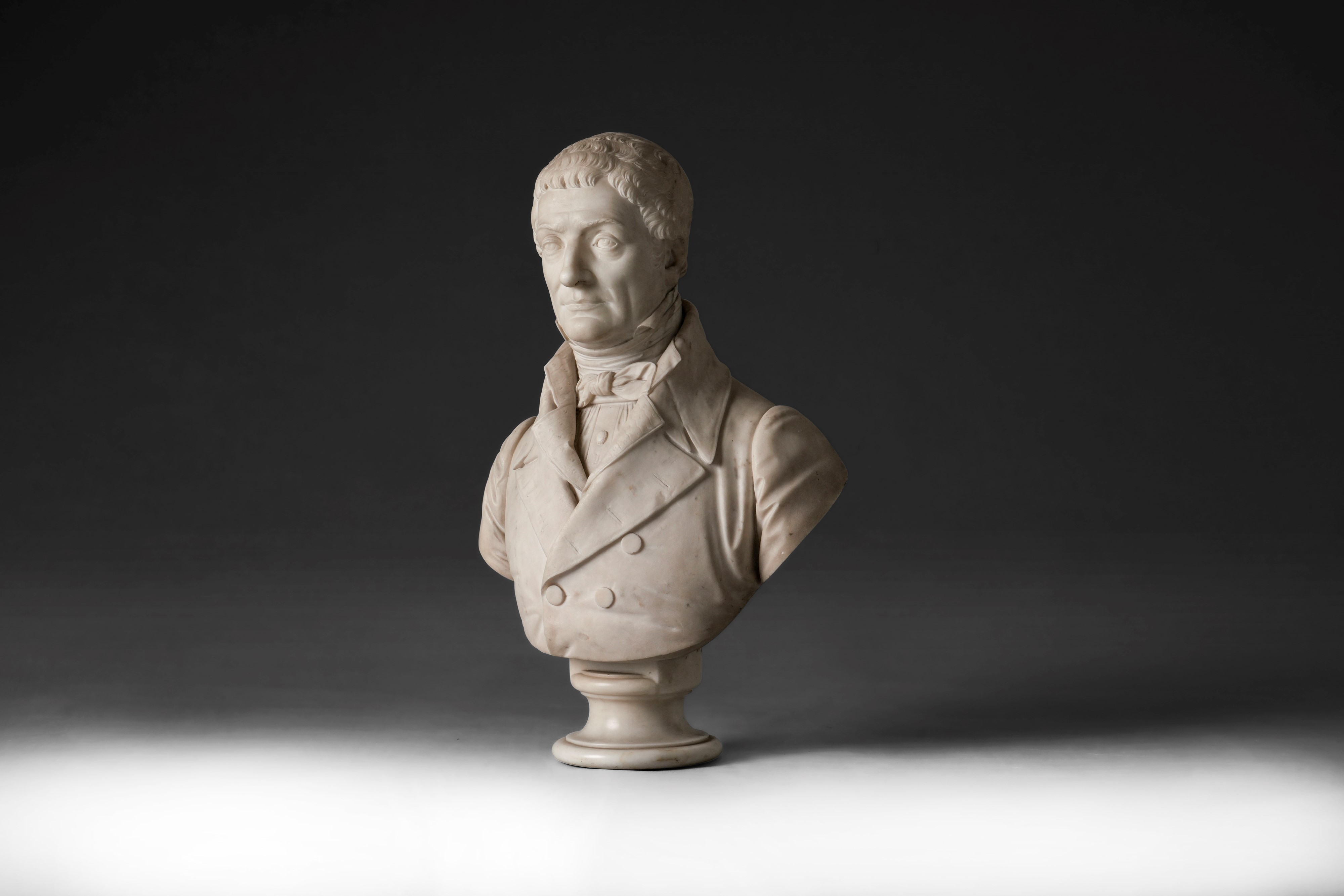 Pompeo Marchesi, Gentiluomo in redingote, marmo bianco