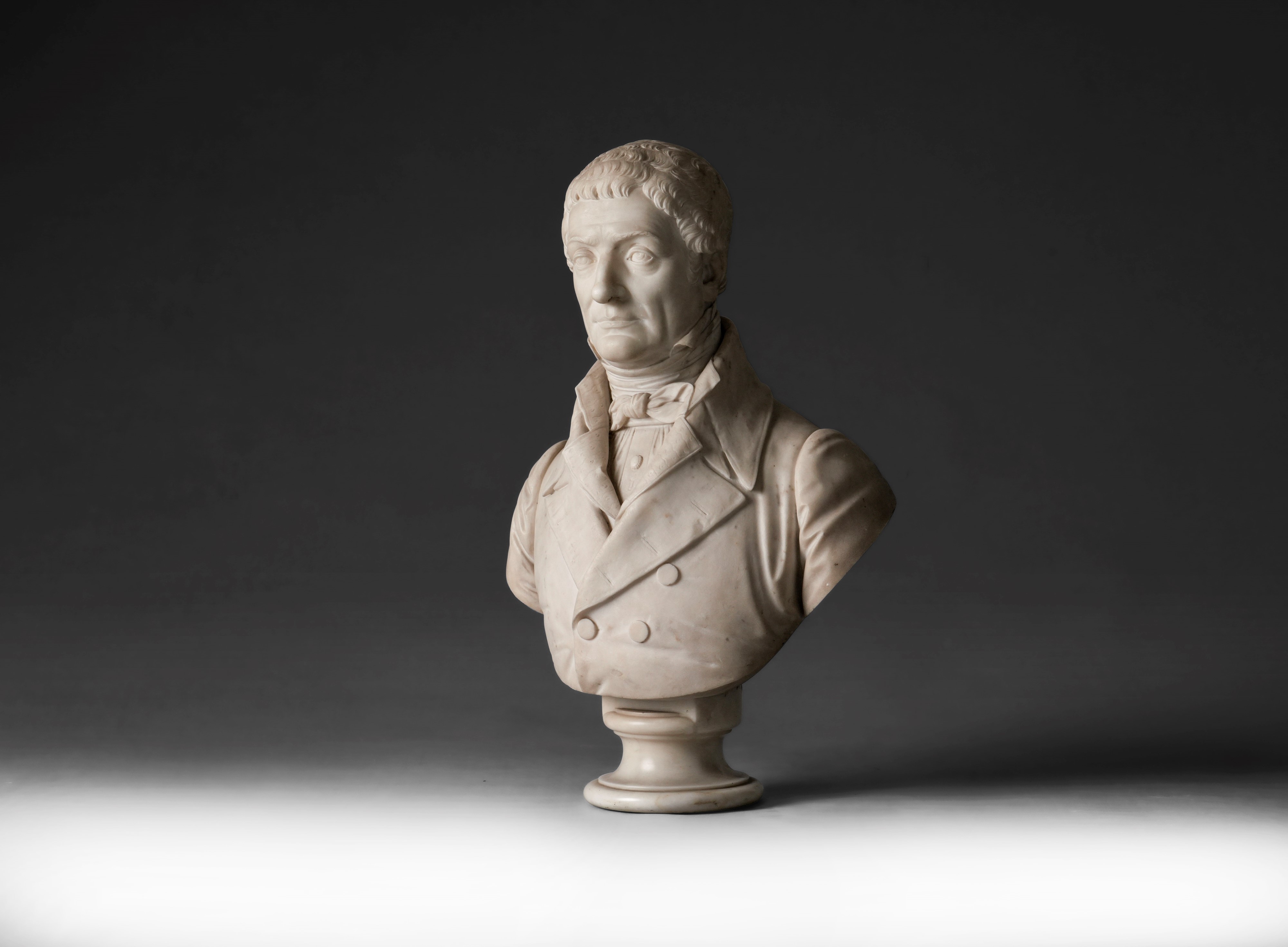 Pompeo Marchesi, Gentiluomo in redingote, marmo bianco