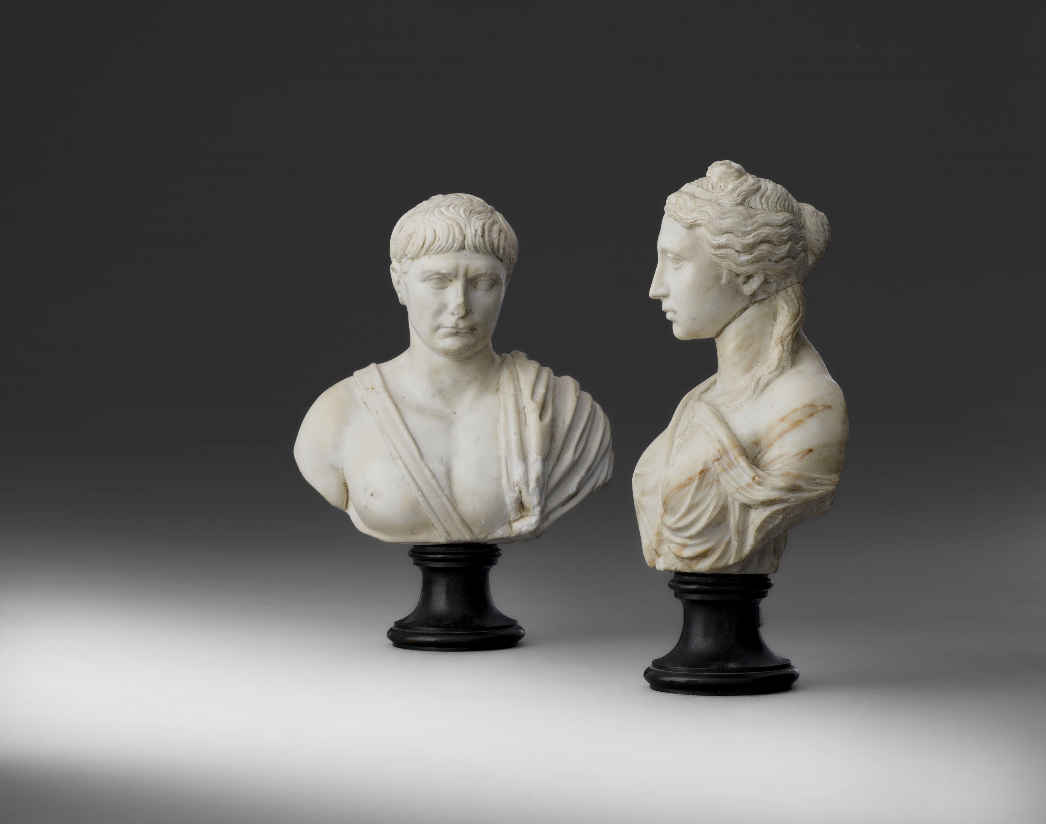 Arte neoclassica, Busti dell'imperatore Claudio e di un'imperatrice (forse Agrippina Minore), mar...