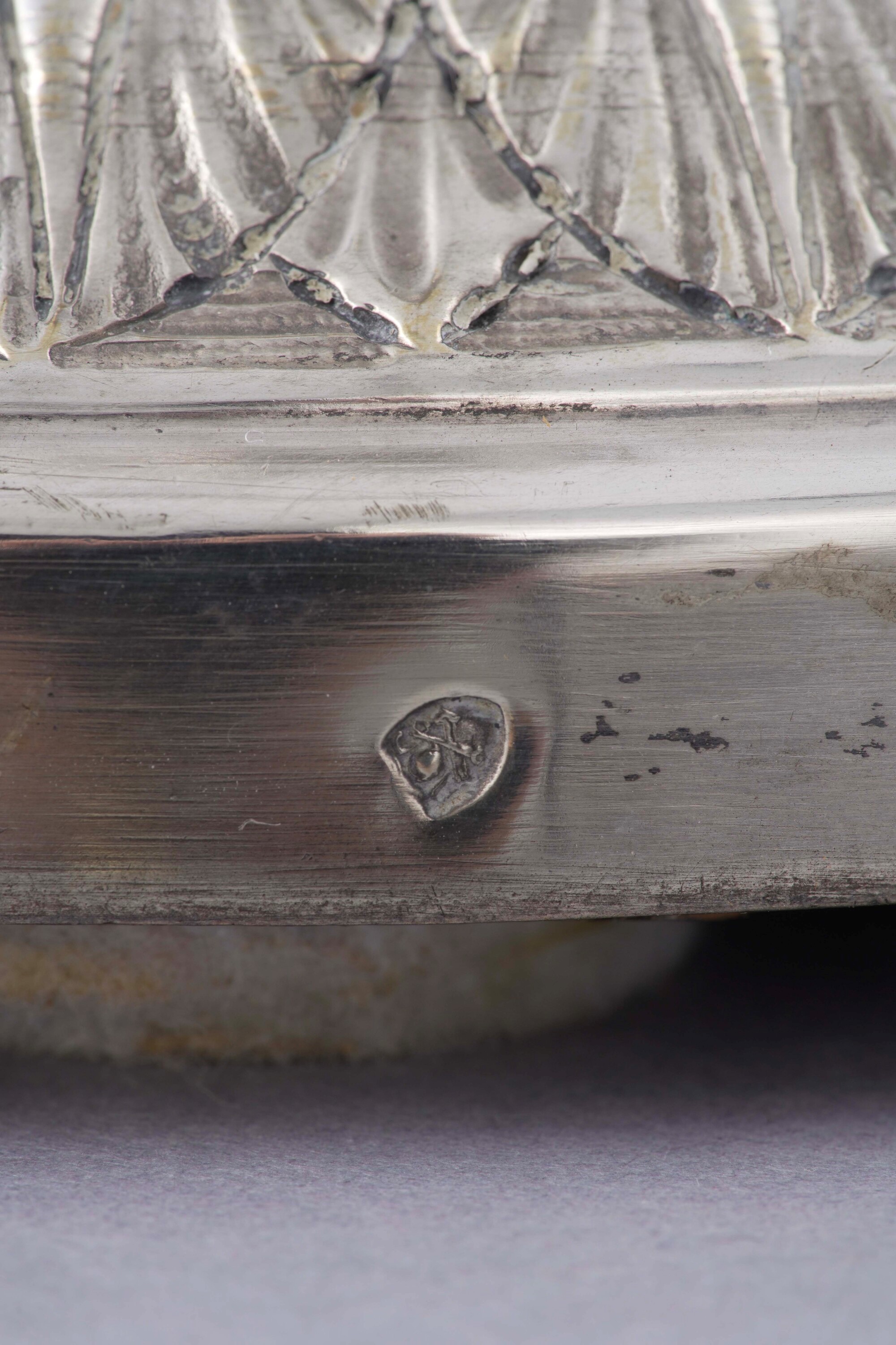 Grande lucerna neoclassica, Argento fuso sbalzato e cesellato, Roma XIX secolo