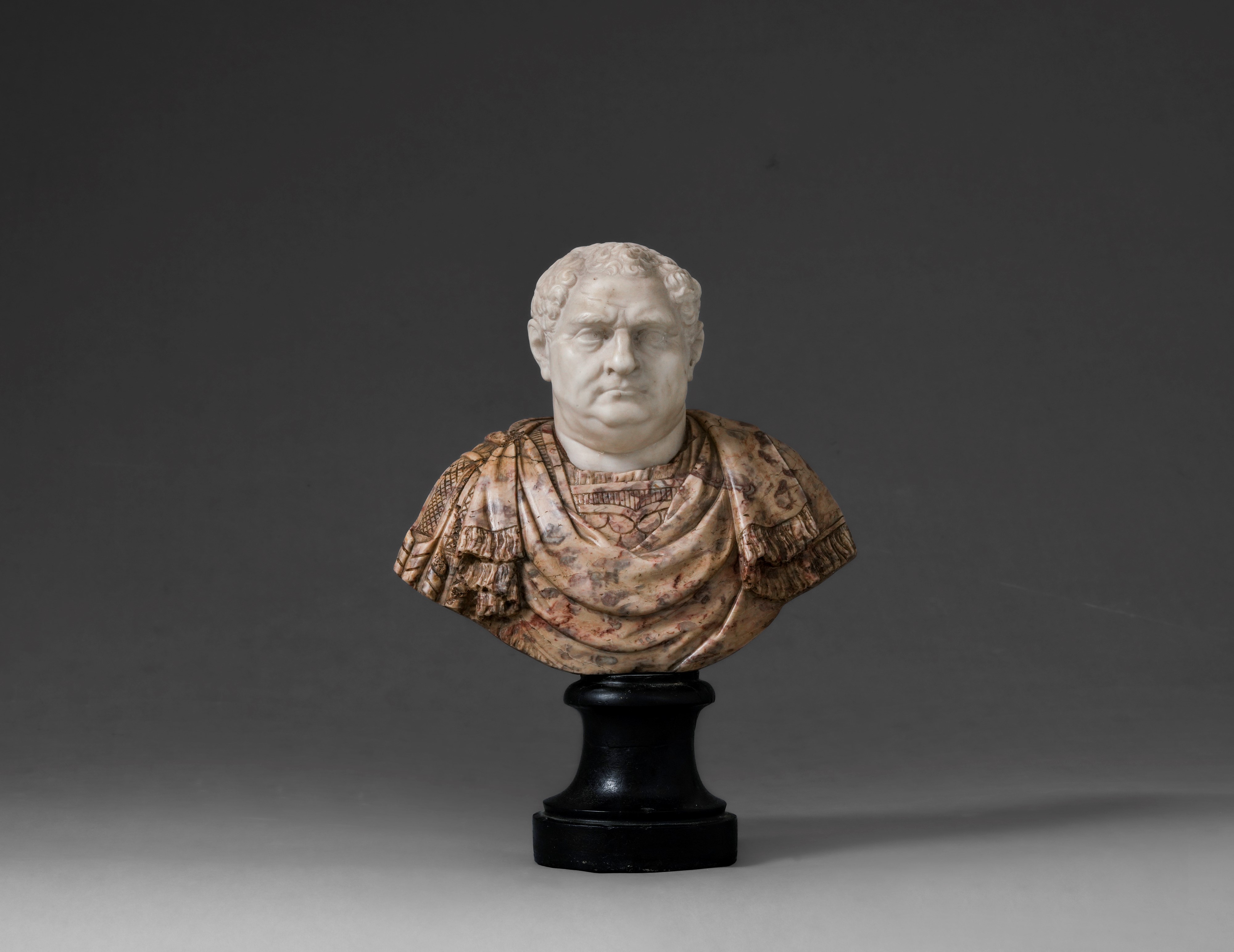 Vitellio, Scultura in marmo bianco e broccatello, XVII-XVIII secolo