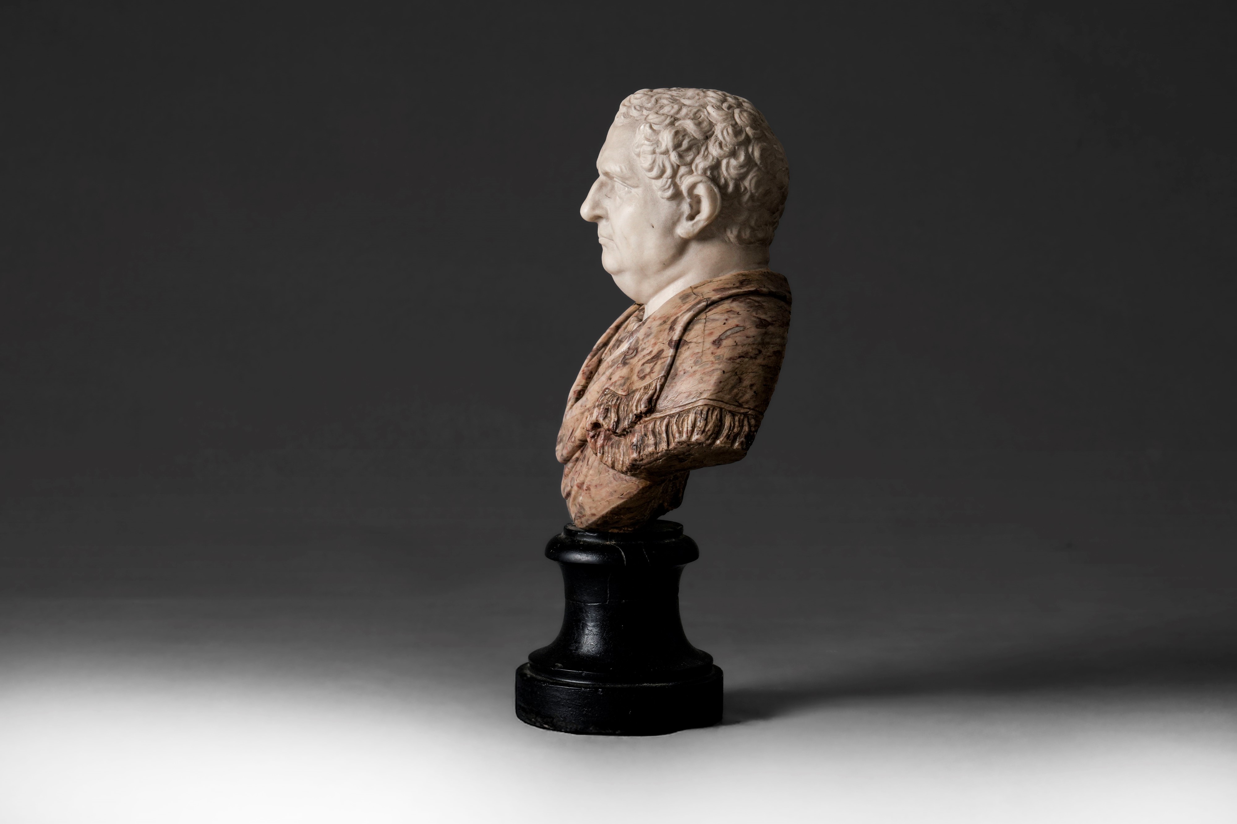 Vitellio, Scultura in marmo bianco e broccatello, XVII-XVIII secolo