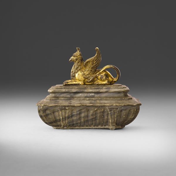 Marble urn with Griffin. Italy, 16/1700s