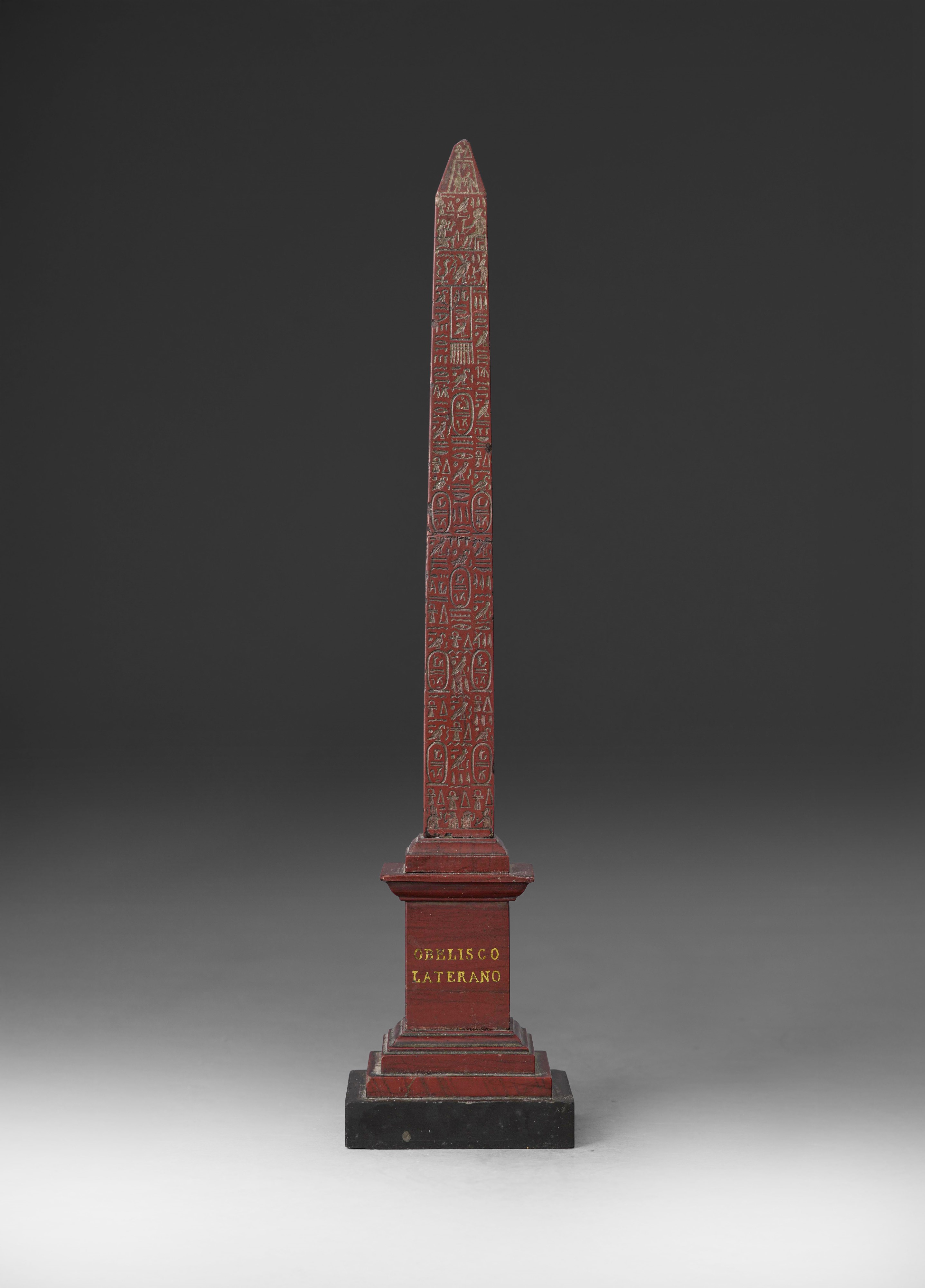 Obelisco del Laterano e Obelisco di Luxor, marmo nero del Belgio e rosso antico, XIX-XX secolo