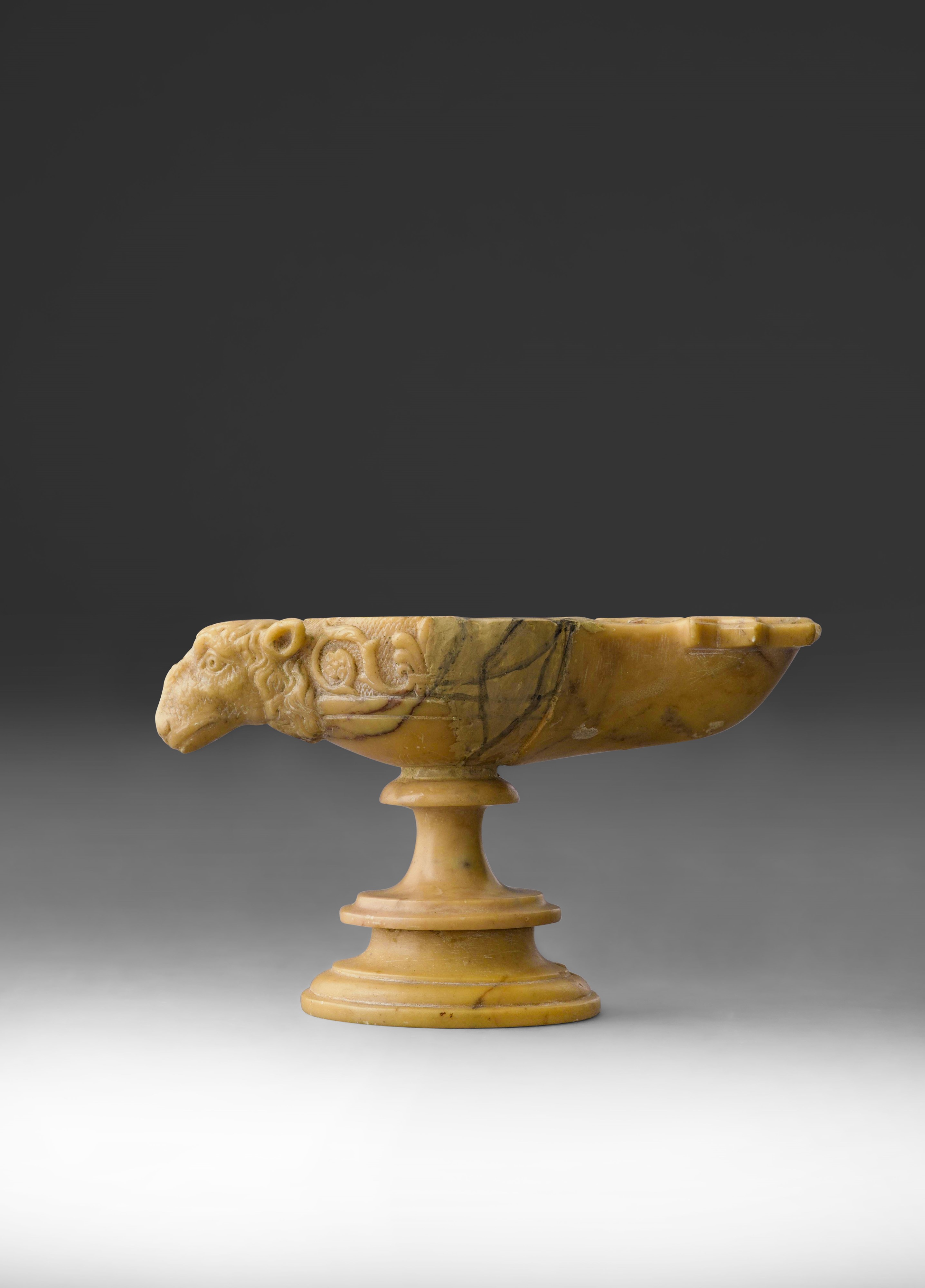 Lucerna antropomorfa, arte neoclassica, Marmo giallo antico, Roma, XIX secolo