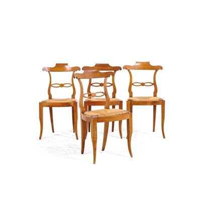 Sedie Luigi Filippo, Set di quattro sedie in legno intagliato