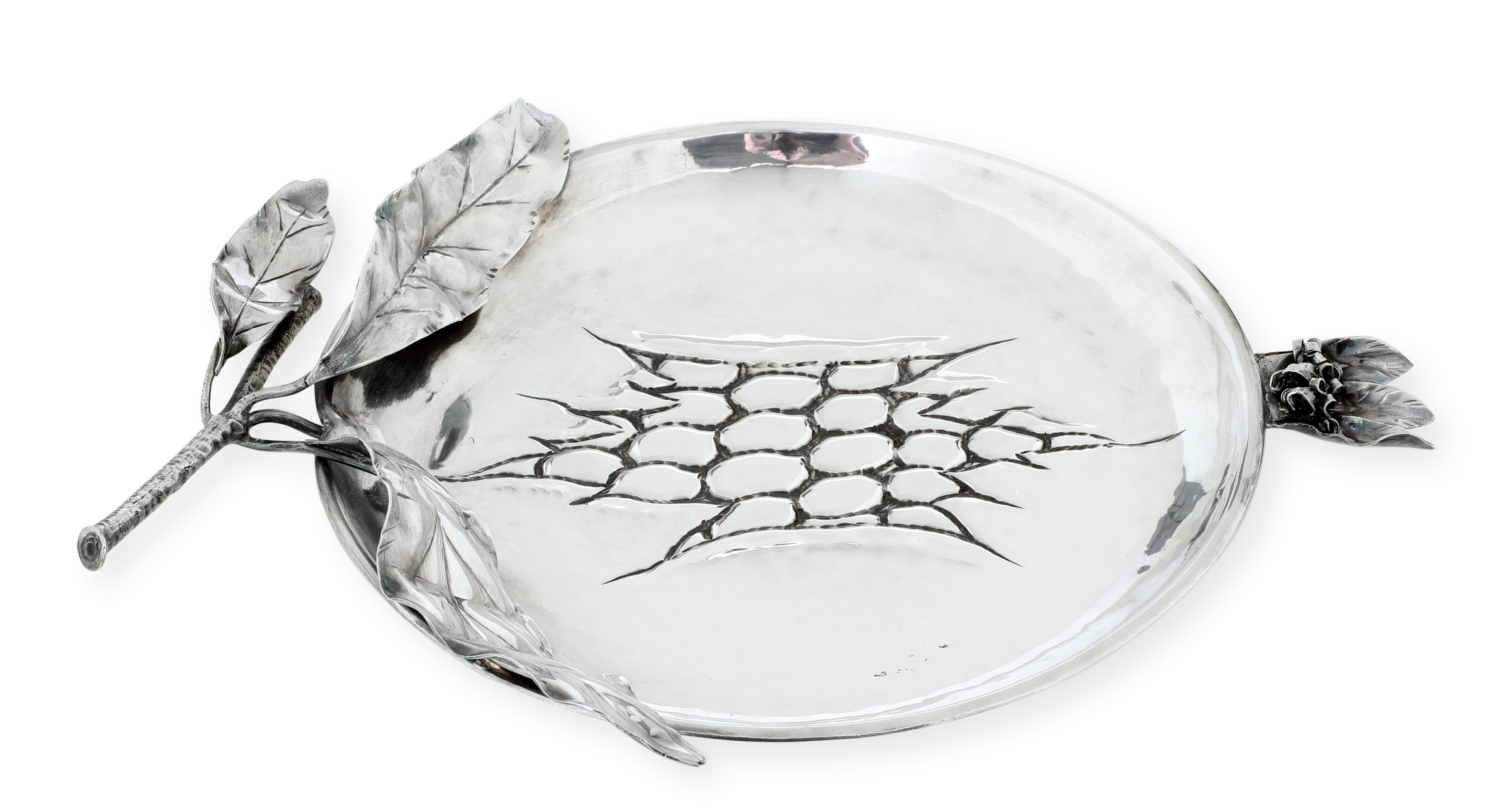 Vassoio a foggia di melagrana. Argenteria artistica milanese per Maison Federico Buccellati, XX-X...