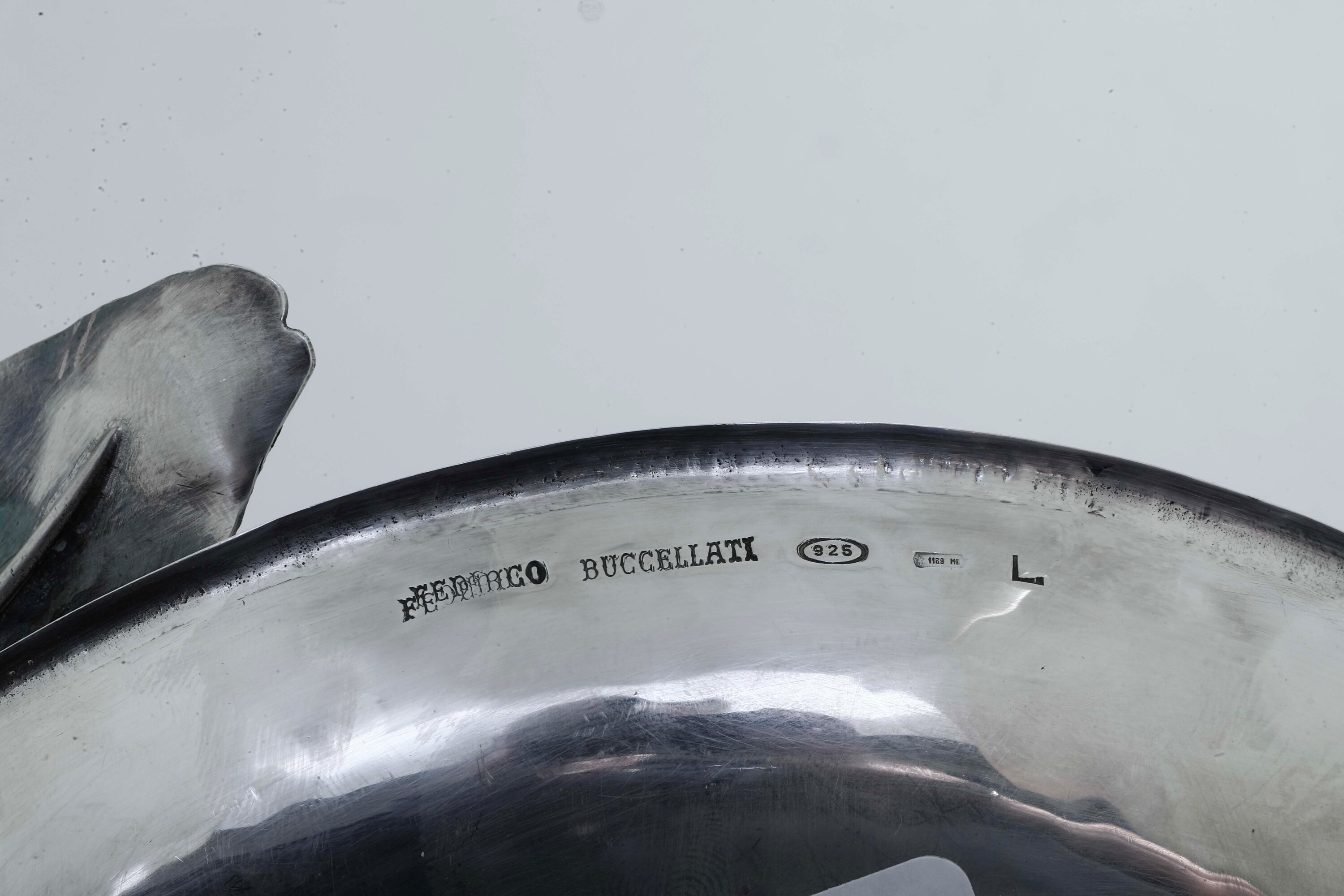 Vassoio a foggia di melagrana. Argenteria artistica milanese per Maison Federico Buccellati, XX-X...