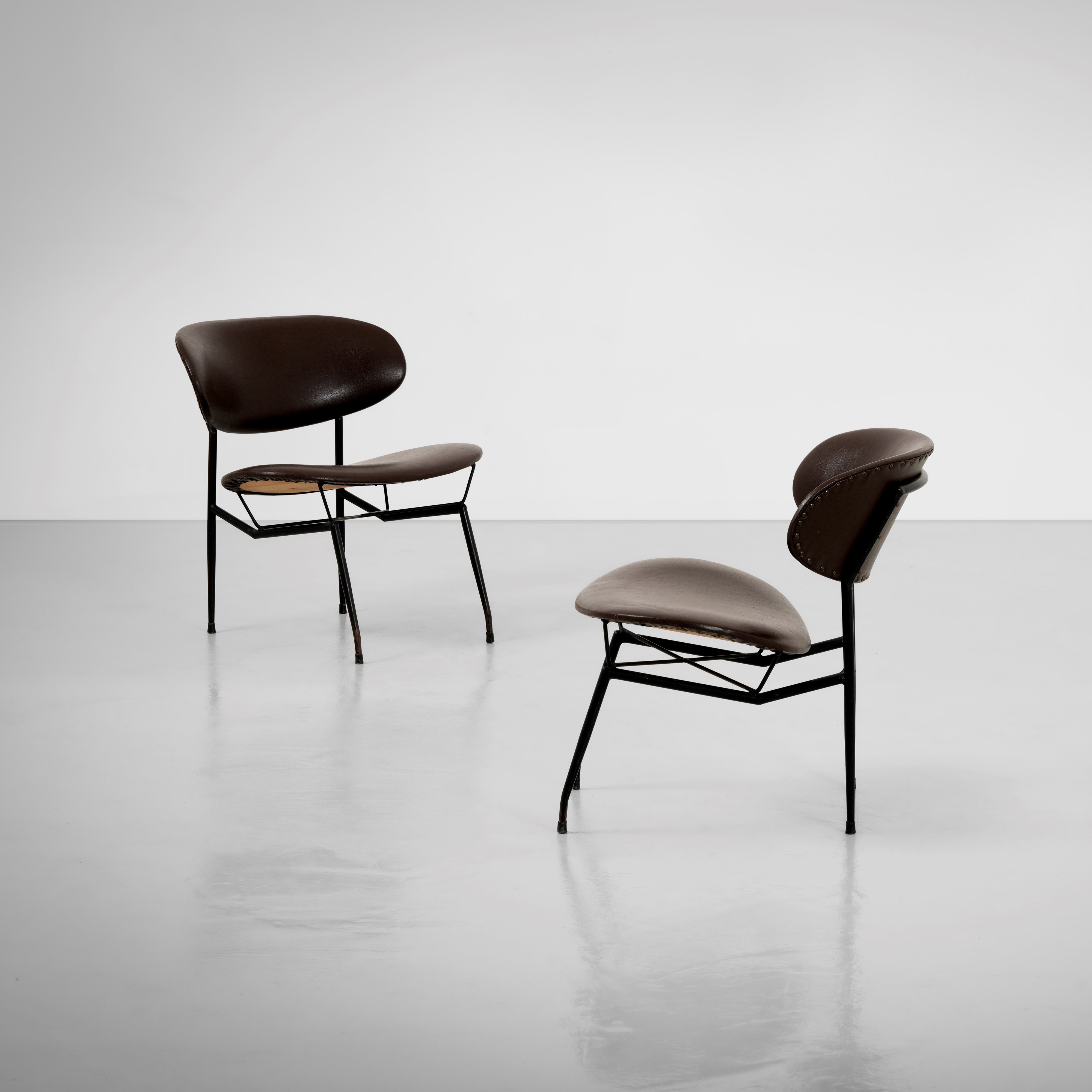 Poltroncine, struttura in metallo tubolare laccato e rivestimento in skai, Italia, circa 1960