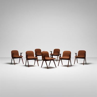Poltrone iconiche italiane, Set di otto poltrone in legno e tessuto