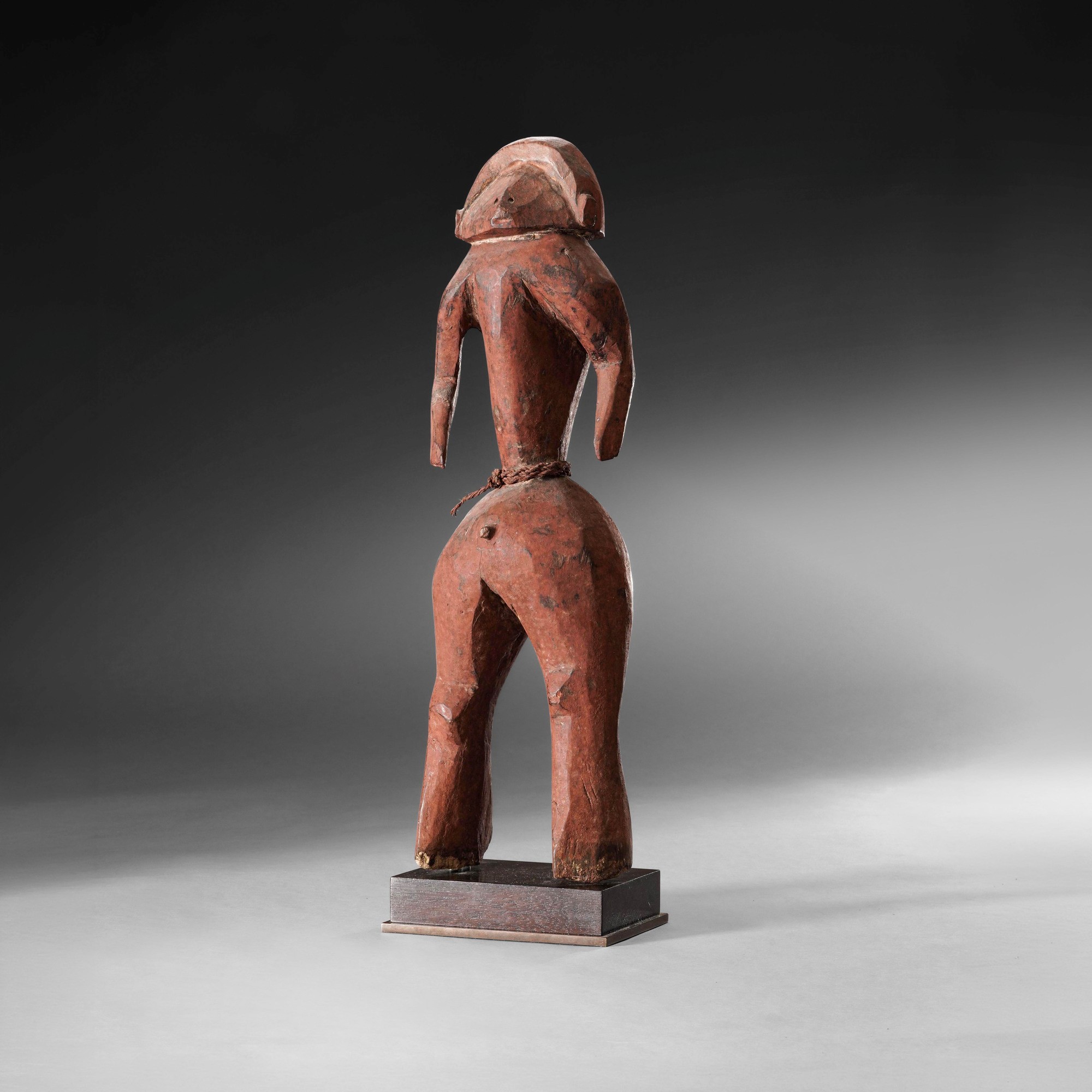 Chamba/Montol, Statua femminile “mama” in legno policromo