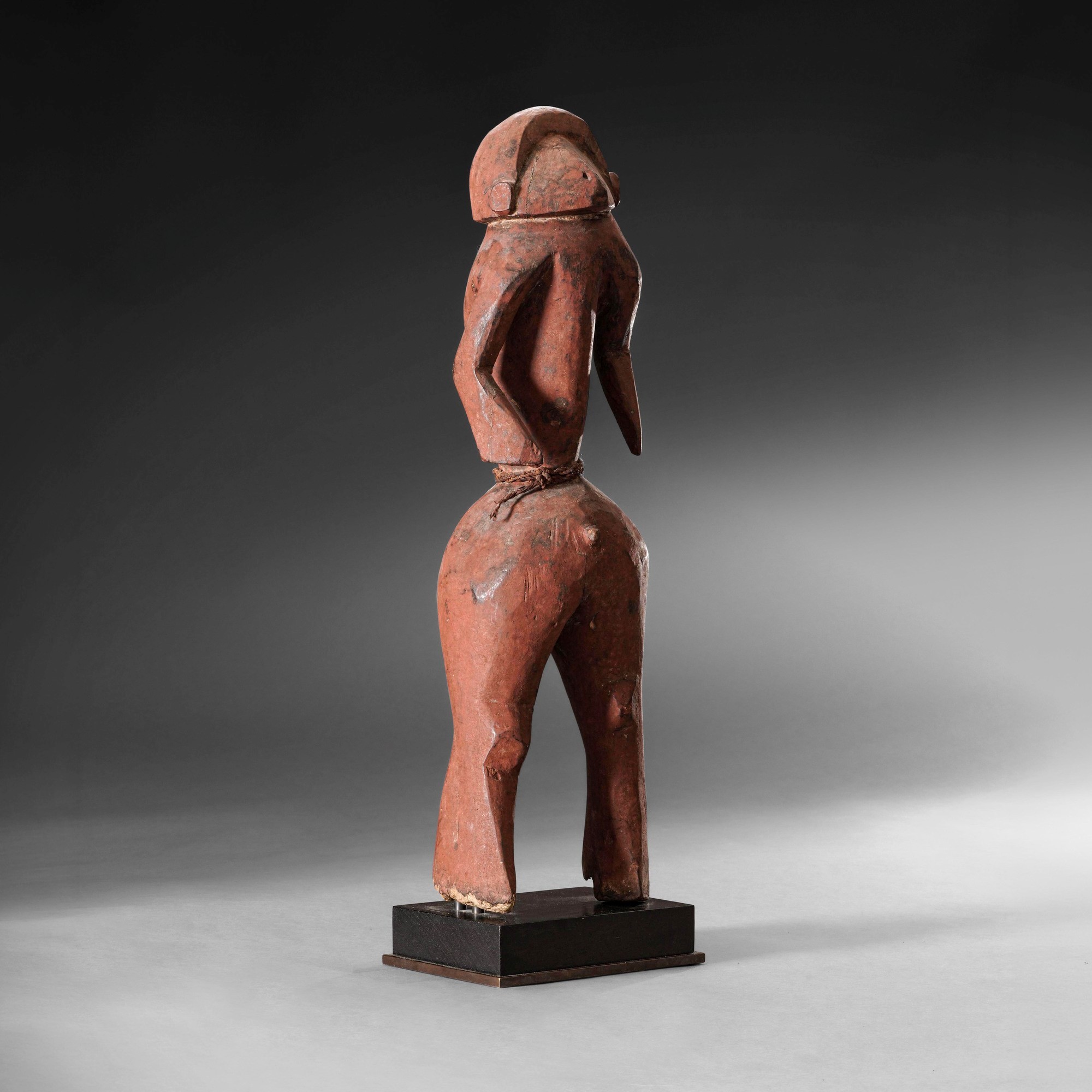 Chamba/Montol, Statua femminile “mama” in legno policromo