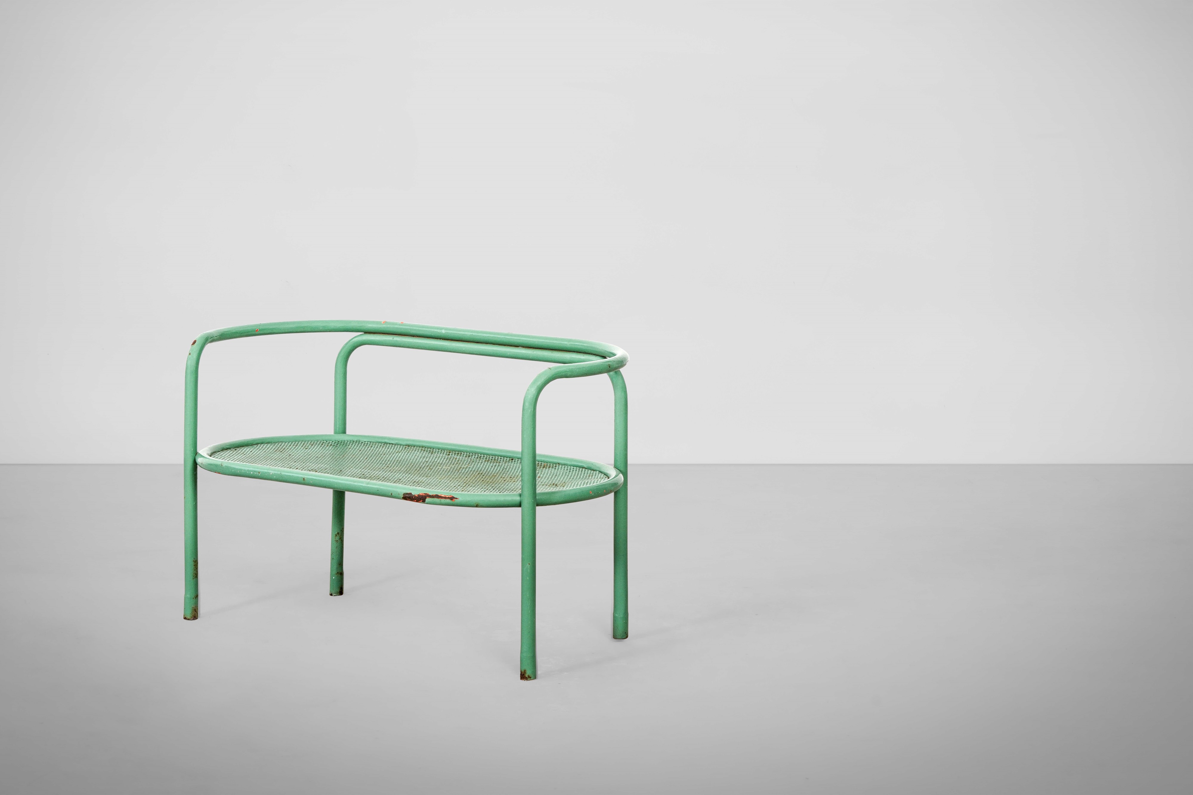 Gae Aulenti - Panchina della serie Locus Solus, metallo tubolare laccato, 1967