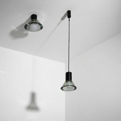 Due lampade in metallo laccato e vetro colorato