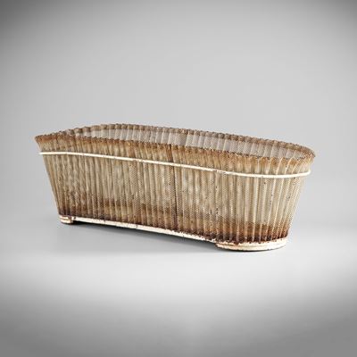 Portafiori in metallo laccato e lamiera perforata