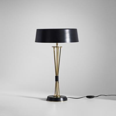 Lampada da tavolo in ottone con paralume in metallo laccato