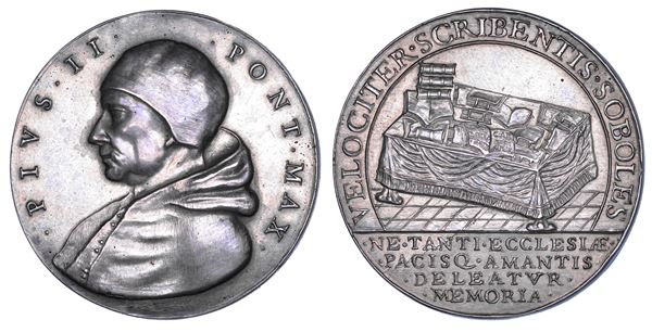 STATO PONTIFICIO. PIO II (Enea Silvio Bartolomeo Piccolomini), 1458-1464. Medaglia di restituzione in argento (circa 1664). Per l'attività letteraria del Pontefice.