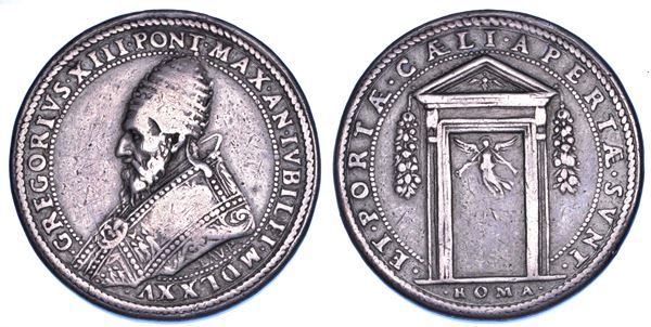STATO PONTIFICIO. GREGORIO XIII (Ugo Boncompagni), 1572-1585. Medaglia annuale in argento 1575/A. XV. Apertura della Porta Santa nell'Anno Santo 1575.