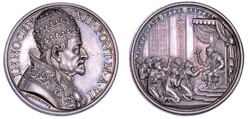 STATO PONTIFICIO. INNOCENZO XII (Antonio Pignatelli), 1691–1700. Medaglia annuale in argento A. VI (1697). Nuovo impulso al Collegio di Propaganda Fide.  - Auction Numismatics - Cambi Casa d'Aste
