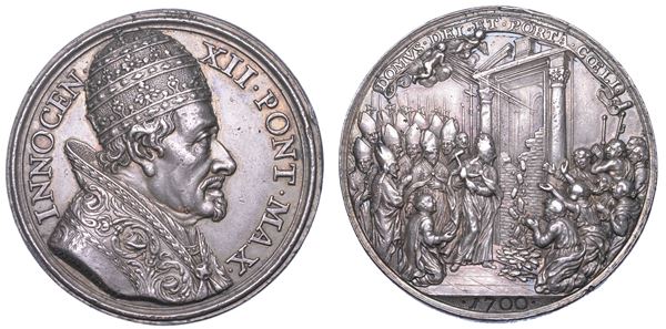 STATO PONTIFICIO. INNOCENZO XII (Antonio Pignatelli), 1691–1700. Medaglia in argento 1700 (A. IX). Apertura della Porta Santa Vaticana.