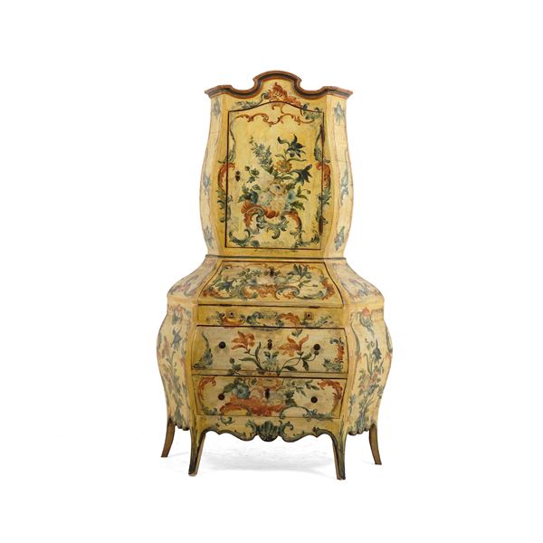 Trumeau in legno laccato. XIX secolo