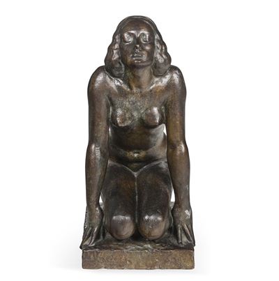 Nudo femminile inginocchiato, bronzo fuso e patinato