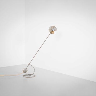 Lampada da terra basculante in metallo cromato