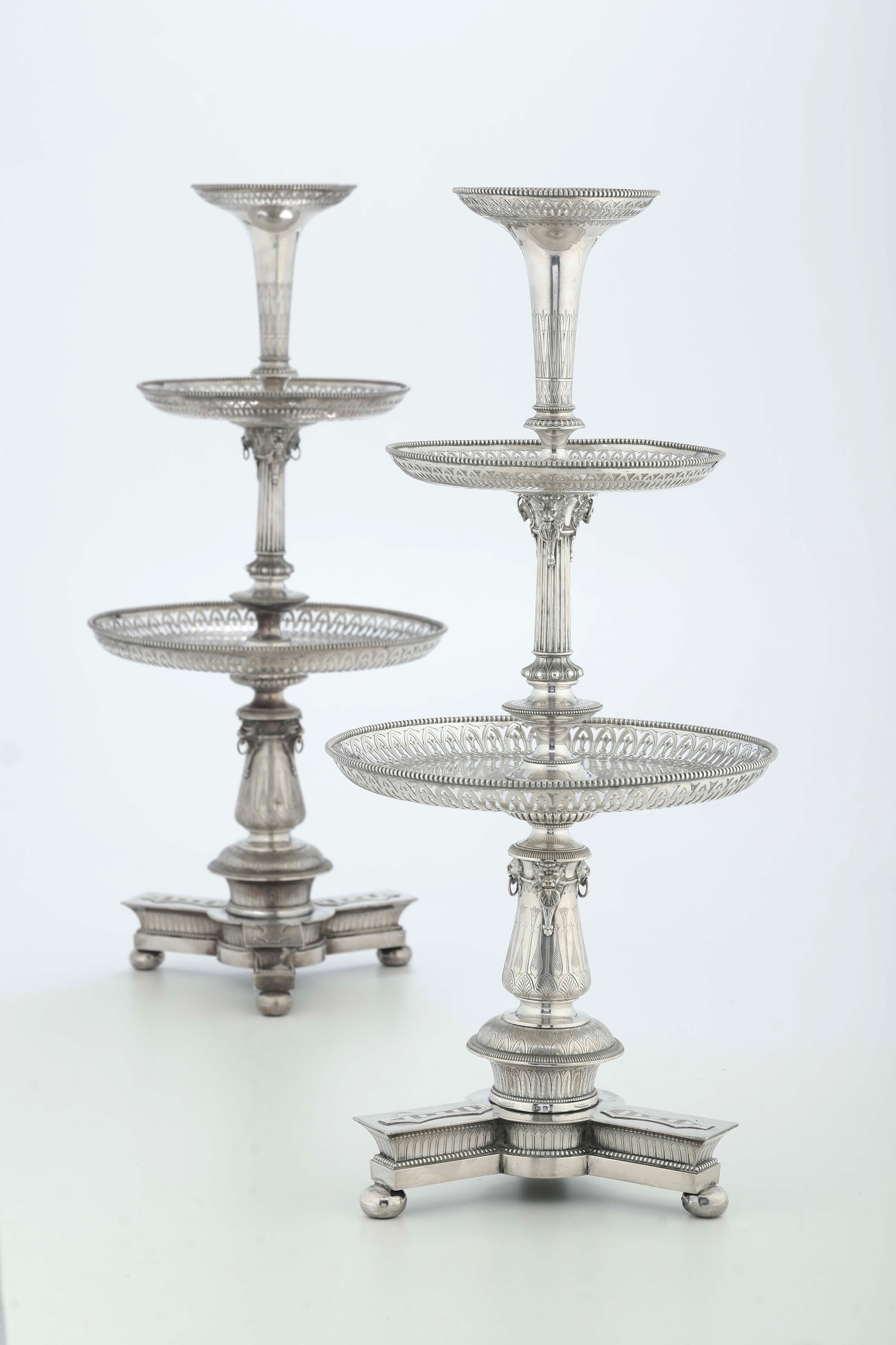Coppia di Alzate Centrotavola. Birmingham 1865, Marchio Dell’argentiere G & W (non Identificato)