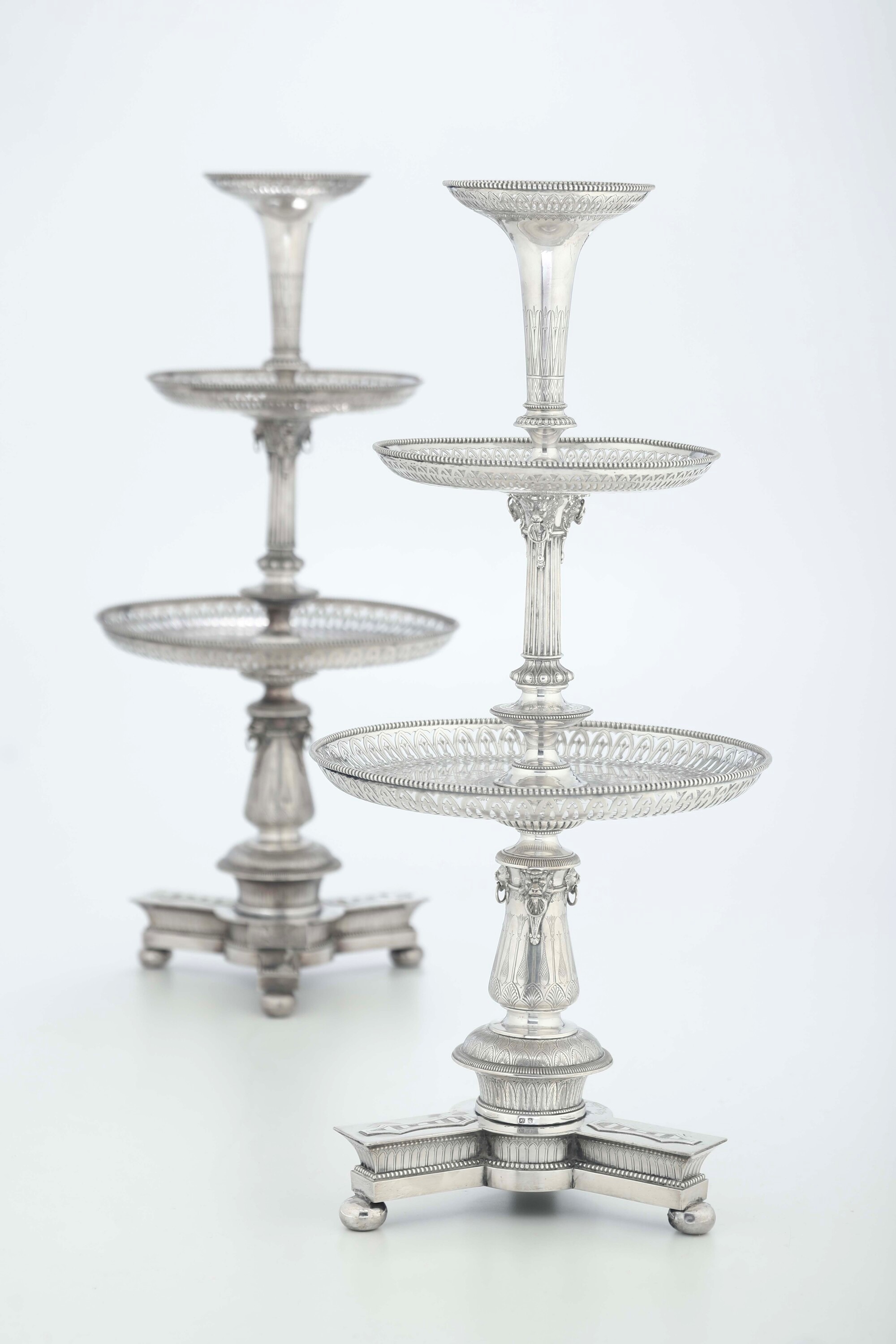 Coppia di Alzate Centrotavola. Birmingham 1865, Marchio Dell’argentiere G & W (non Identificato)