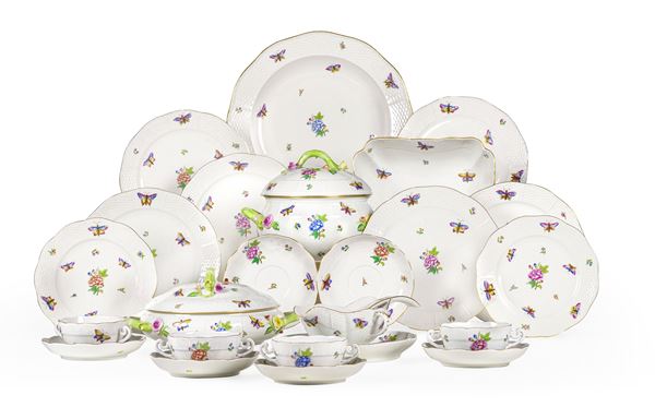 Servizio da tavola “Queen Victoria” Ungheria, Manifattura Herend, XX secolo 