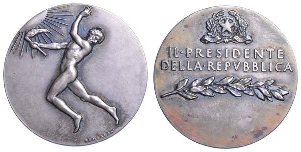REPUBBLICA ITALIANA, DAL 1946. Medaglia in metallo bianco.