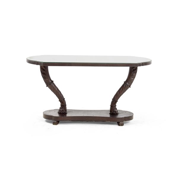 Tavolo in legno intagliato. XX secolo